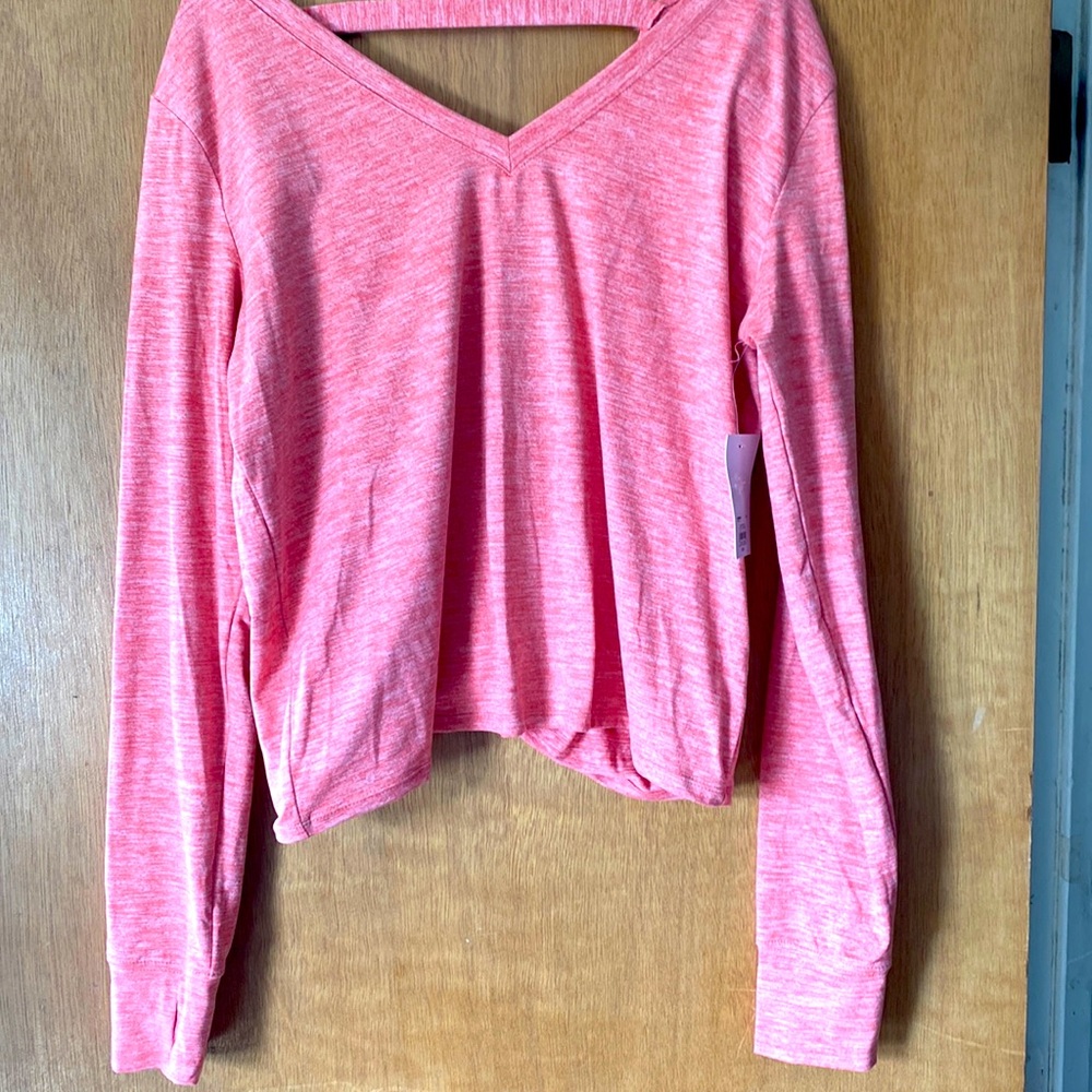 SO sporty tee that is backless. Size L coral